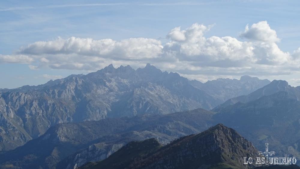 Parque Nacional de los Picos de Europa, desde el Pierzu.