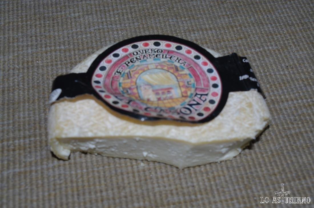 El delicioso queso La Casona, de Peñamellera Baja, variedad de queso Monje.